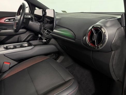 Used 2024 Chevrolet Equinox EV RS image 32