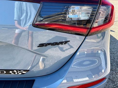 Used 2024 Honda Civic Sport image 8