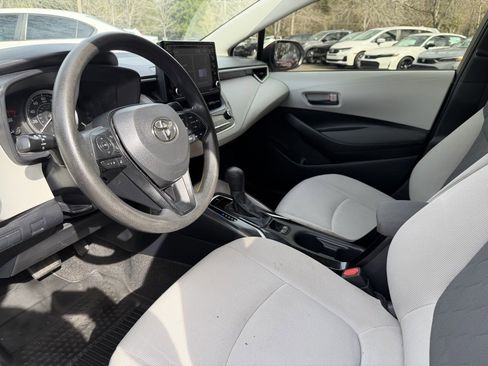 Used 2022 Toyota Corolla LE image 16