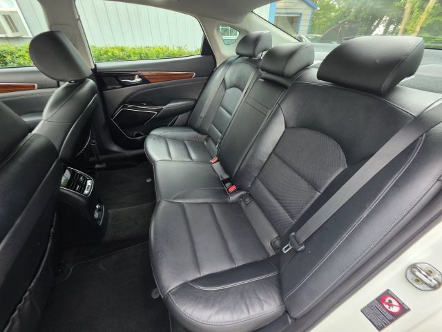 Used 2017 Kia Cadenza Technology FWD image 21