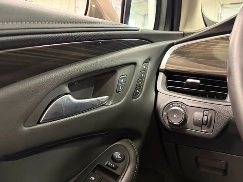 Used 2019 Buick Envision Essence image 39