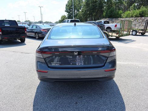 Certified 2025 Honda Accord LX image 5