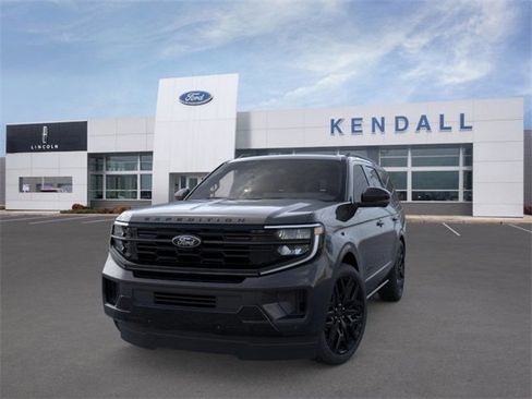 New 2026 Ford Expedition Platinum image 2