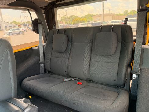 Used 2018 Jeep Wrangler Sport AWD/4WD image 22