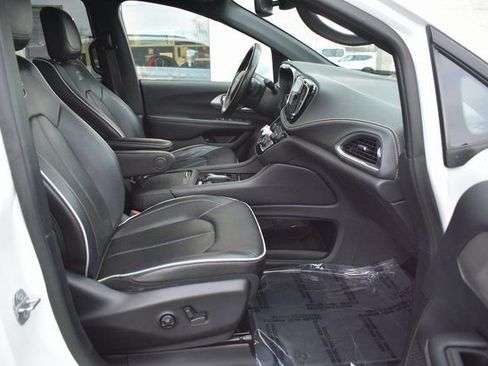 Used 2021 Chrysler Pacifica Limited w/ S Appearance Package image 52