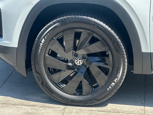 Used 2024 Volkswagen Atlas Cross Sport SE w/ Black Wheel Package FWD image 26