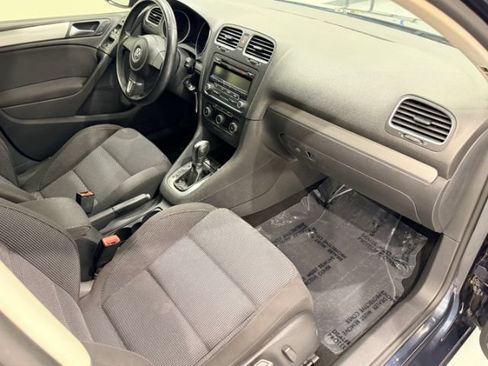 Used 2013 Volkswagen Golf 4-Door FWD image 30