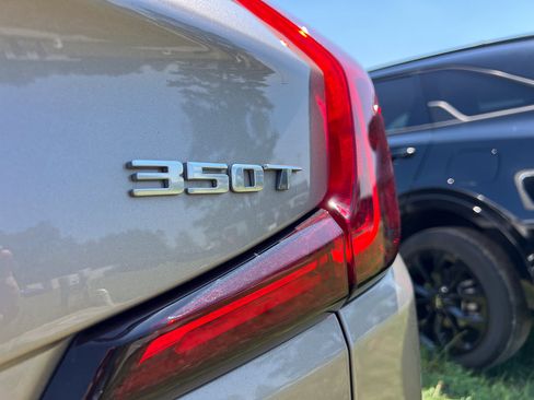 Used 2023 Cadillac XT4 Luxury w/ Cold Weather Package FWD image 6