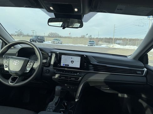 Used 2025 Toyota Camry LE image 10