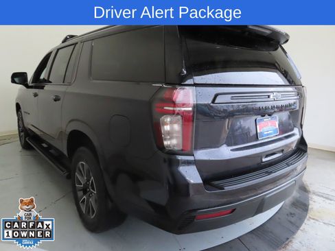 Used 2023 Chevrolet Suburban Z71 w/ Luxury Package image 7