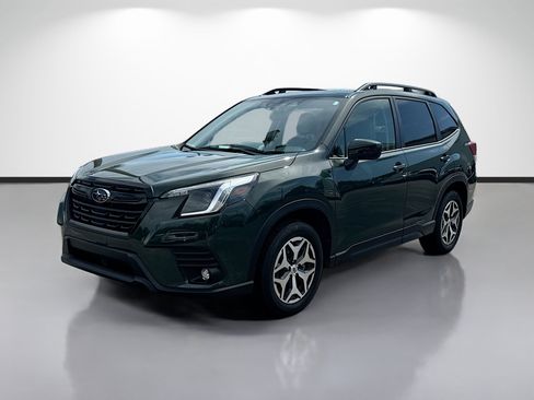 Certified 2024 Subaru Forester Premium AWD/4WD image 7