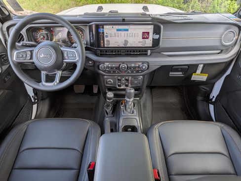 New 2026 Jeep Wrangler Unlimited Sahara AWD/4WD image 14