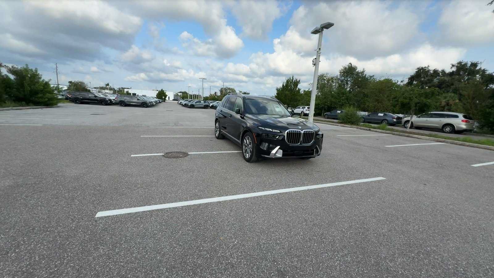 Used 2025 BMW X7 xDrive40i AWD/4WD image 1