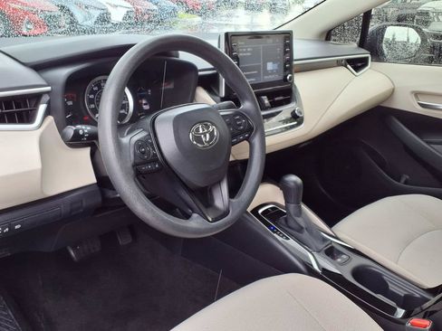 Used 2020 Toyota Corolla LE FWD image 18