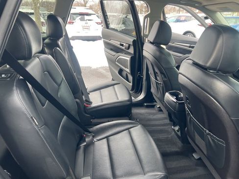 Certified 2023 Kia Telluride S w/ S Sunroof Package image 15