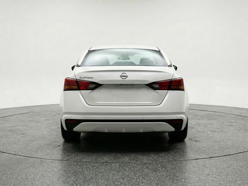 Used 2025 Nissan Altima 2.5 SV image 6