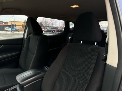 Used 2020 Nissan Rogue Sport S image 8