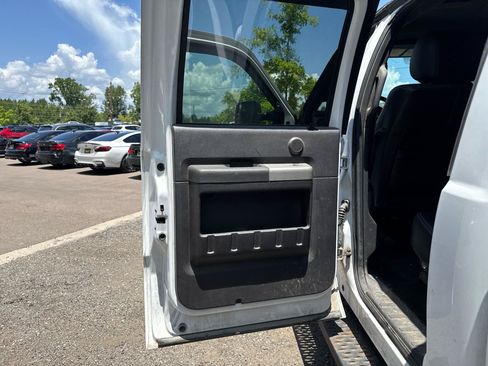 Used 2016 Ford F250 Lariat w/ Lariat Interior Package AWD/4WD image 16