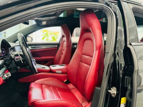 Used 2022 Porsche Panamera 4 Platinum Edition image 16