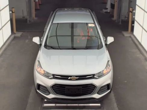 Used 2020 Chevrolet Trax LS FWD image 3