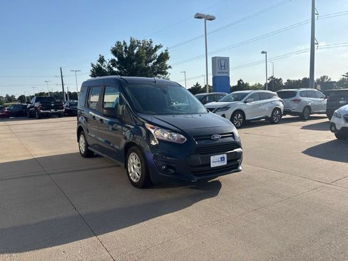 Used 2017 Ford Transit Connect XLT FWD image 3