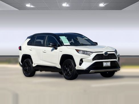 Used 2020 Toyota RAV4 XSE image 6