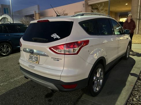 Used 2015 Ford Escape Titanium image 3