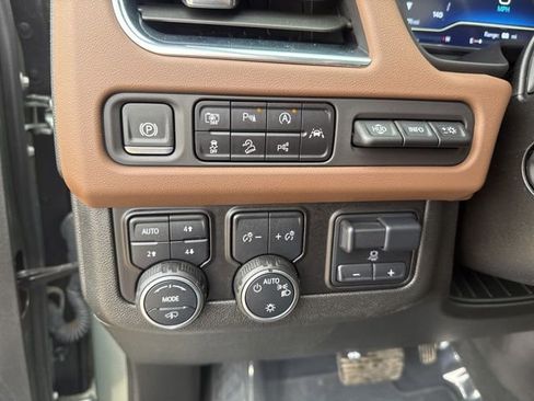 Used 2024 Chevrolet Suburban High Country w/ Advanced Technology Package image 23