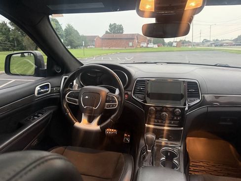 Used 2019 Jeep Grand Cherokee SRT AWD/4WD image 29