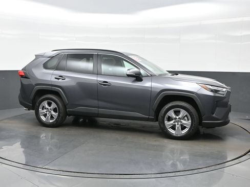 Used 2025 Toyota RAV4 XLE AWD/4WD image 7