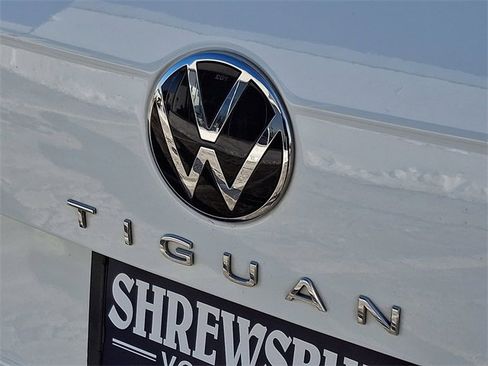 Used 2024 Volkswagen Tiguan Wolfsburg Edition image 30