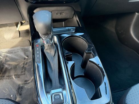 Used 2025 Chevrolet Trax LT image 39