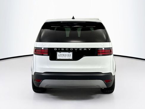 Certified 2025 Land Rover Discovery S image 6