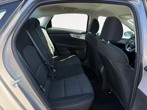 Used 2024 Kia Forte LXS w/ LXS Technology Package FWD image 18