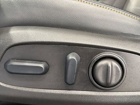 Used 2024 Chevrolet Equinox Premier image 26