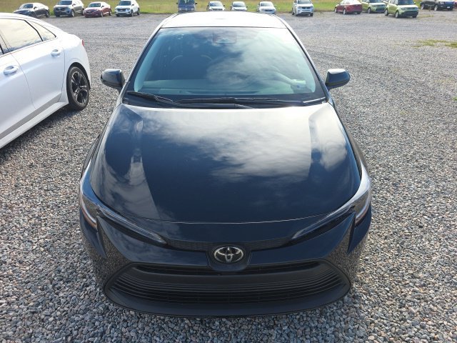 Used 2025 Toyota Corolla LE FWD image 2