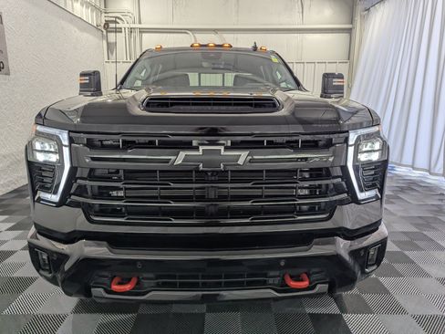 Used 2025 Chevrolet Silverado 2500 LTZ w/ LTZ Plus Package AWD/4WD image 4