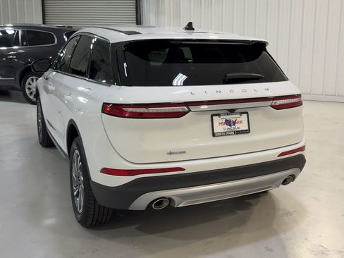 New 2026 Lincoln Corsair Premiere image 8