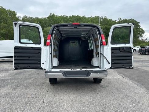 Used 2024 Chevrolet Express 2500 w/ Driver Convenience Package RWD image 12
