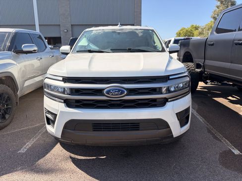 Used 2024 Ford Expedition Max XLT RWD image 2