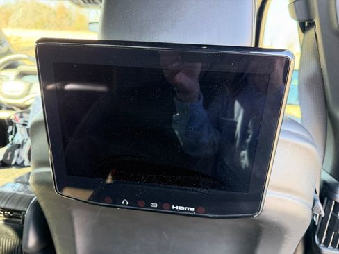 Used 2022 Jeep Wagoneer Series III w/ Premium Group I image 41