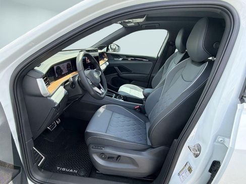 New 2026 Volkswagen Tiguan SEL R-Line AWD/4WD image 5