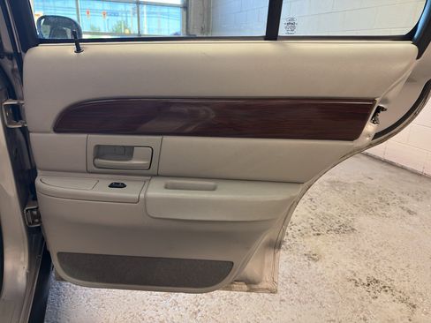 Used 2004 Mercury Grand Marquis LS RWD image 25