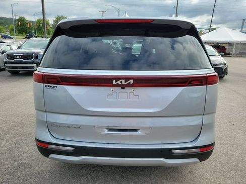 Used 2022 Kia Carnival LX FWD image 6