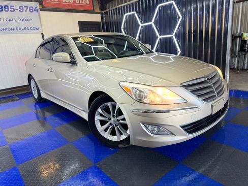 Used 2012 Hyundai Genesis 3.8 image 13