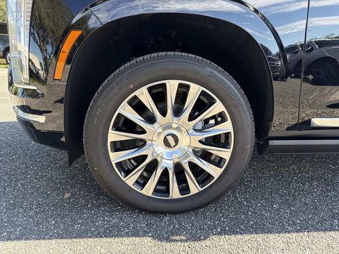 New 2026 Cadillac Escalade ESV Platinum Luxury w/ LPO, Floor Liner Package AWD/4WD image 10