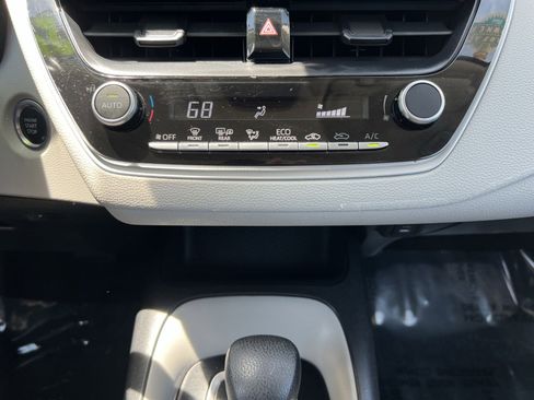 Used 2024 Toyota Corolla LE w/ LE Convenience Package FWD image 19