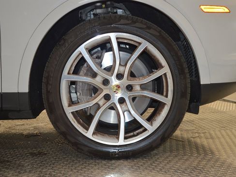 Certified 2021 Porsche Cayenne Coupe image 16