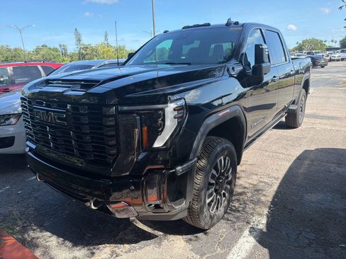 Used 2024 GMC Sierra 2500 Denali Ultimate AWD/4WD image 4