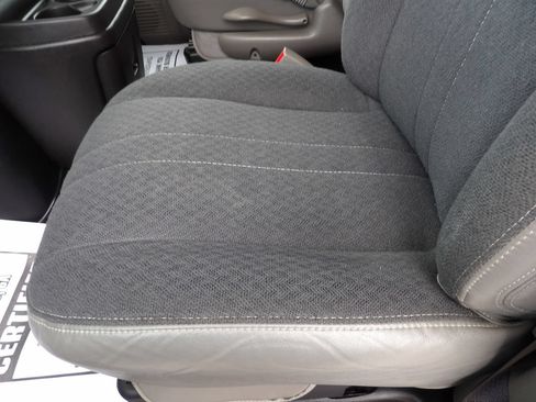 Used 2025 Chevrolet Express 2500 w/ Driver Convenience Package RWD image 18